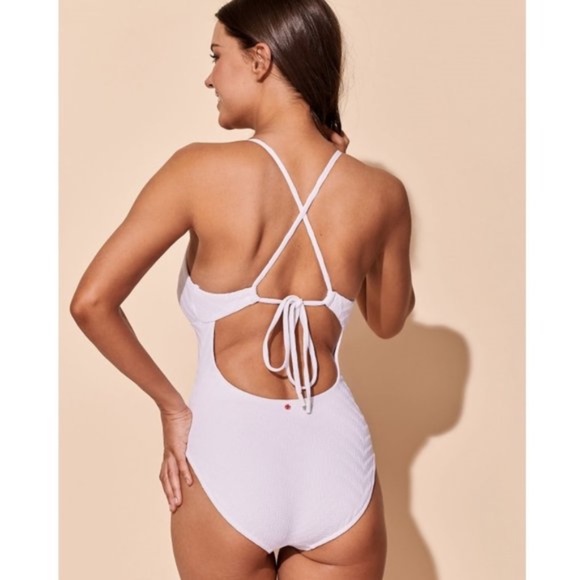 RED CARTER Jennifer 1 Piece Swimsuit - Picture 1 of 6